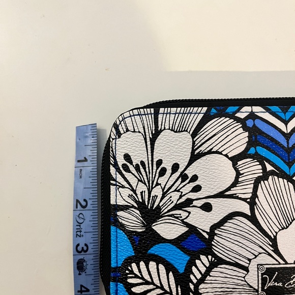 Vera Bradley Wallet - Blue Bayou - Picture 6 of 8